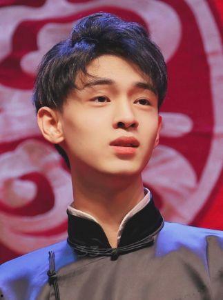 娱乐吃瓜酱秦霄贤不认字,娱乐圈的“吃瓜”瞬间